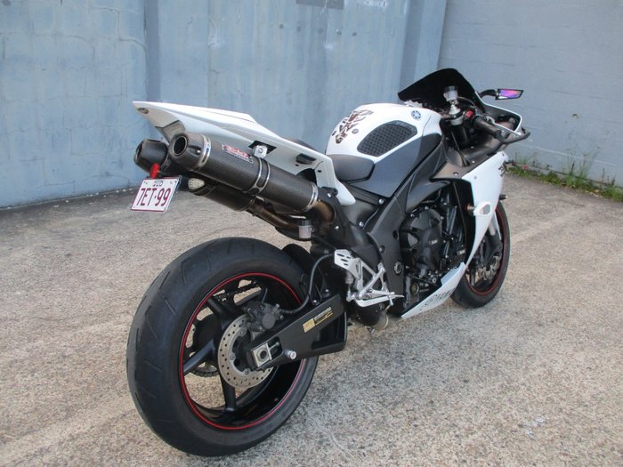 2010 YAMAHA YZF-R1 WHITE