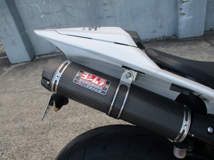 2010 YAMAHA YZF-R1 WHITE
