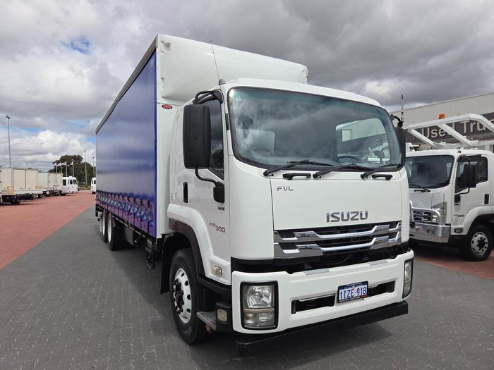 2017 Isuzu Fvl 240-300 14 Pallet Tautliner And Lift