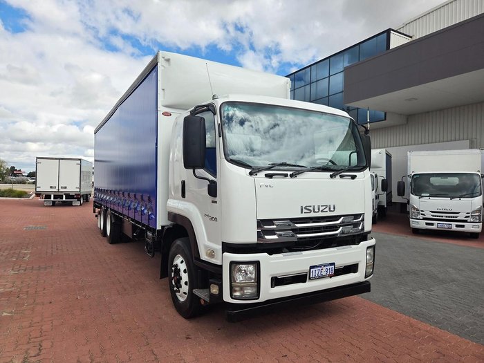 2017 Isuzu Fvl 240-300 14 Pallet Tautliner And Lift