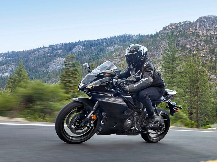YAMAHA YZF-R7 LAMS ROAD