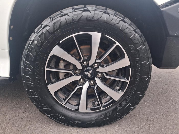 2015 Mitsubishi Pajero Sport Exceed
