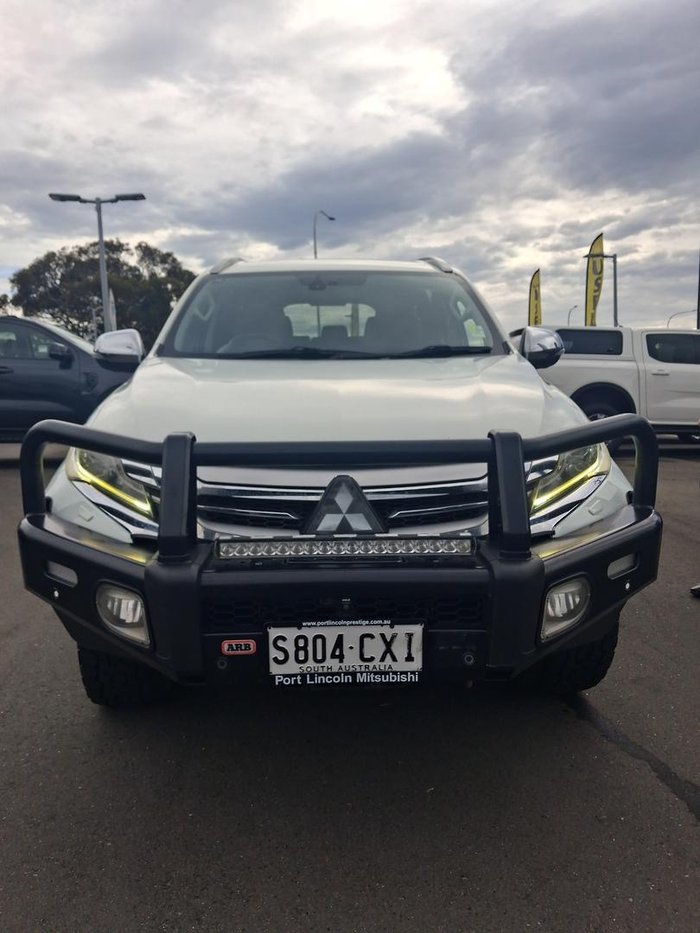 2015 Mitsubishi Pajero Sport Exceed