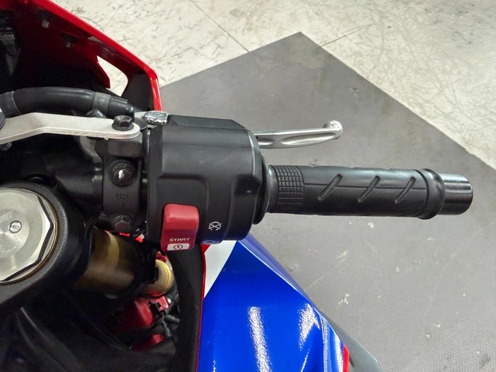 2017 Honda CBR1000RRA (FIREBLADE) ABS Red