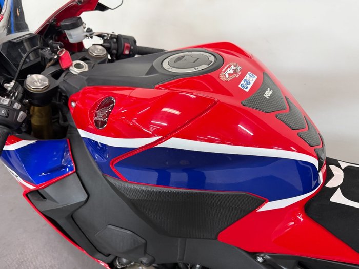 2017 Honda CBR1000RRA (FIREBLADE) ABS Red