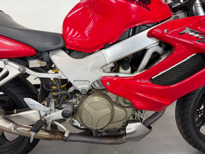 2005 Honda VTR1000F (FIRESTORM) Red