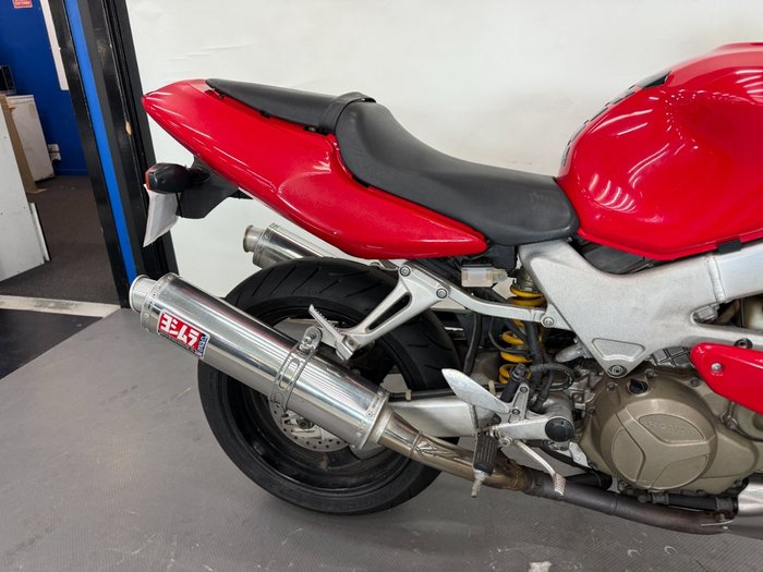 2005 Honda VTR1000F (FIRESTORM) Red