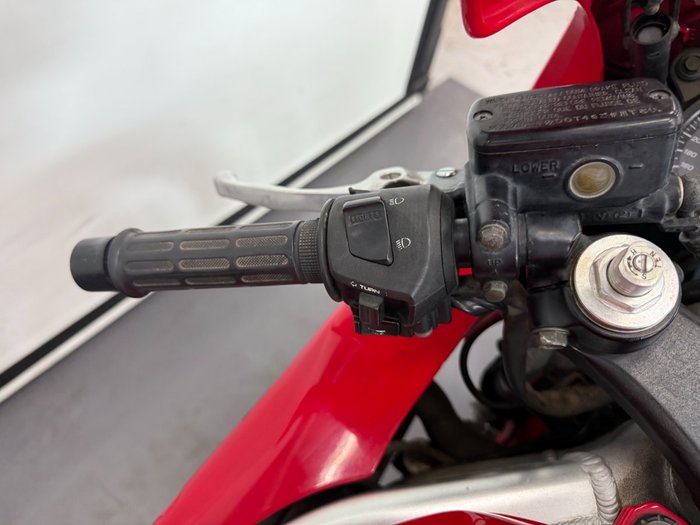 2005 Honda VTR1000F (FIRESTORM) Red