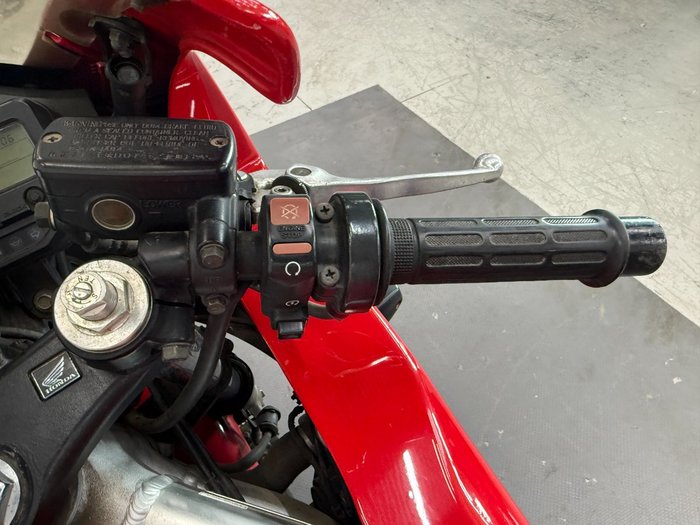 2005 Honda VTR1000F (FIRESTORM) Red