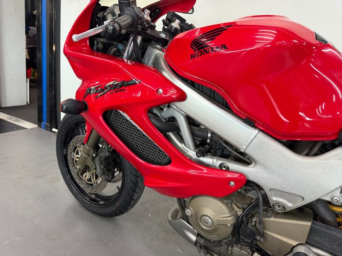 2005 Honda VTR1000F (FIRESTORM) Red