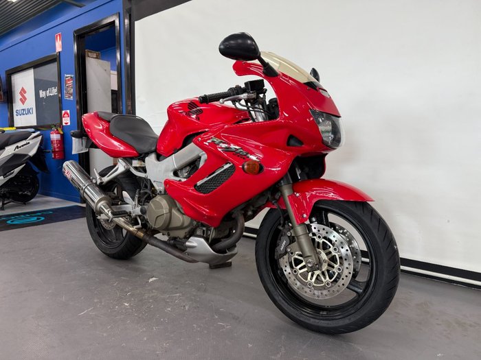 2005 Honda VTR1000F (FIRESTORM) Red