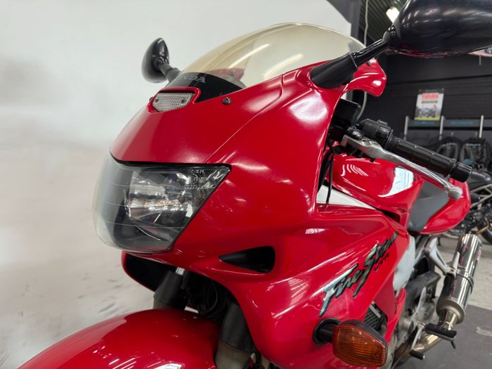 2005 Honda VTR1000F (FIRESTORM) Red