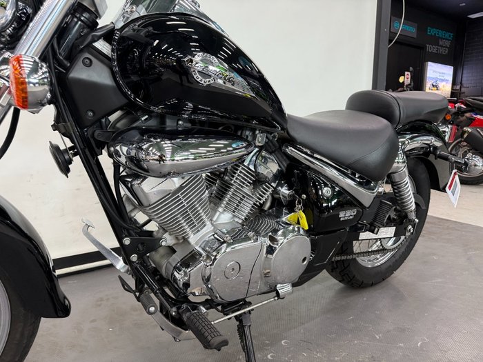 2008 Suzuki VL250 (LC250 INTRUDER) Black