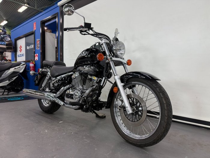 2008 Suzuki VL250 (LC250 INTRUDER) Black