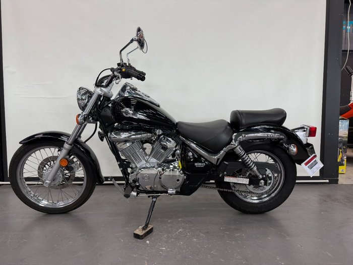 2008 Suzuki VL250 (LC250 INTRUDER) Black