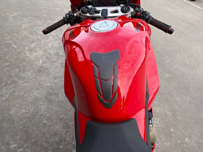 2022 DUCATI STREETFIGHTER V4 Red