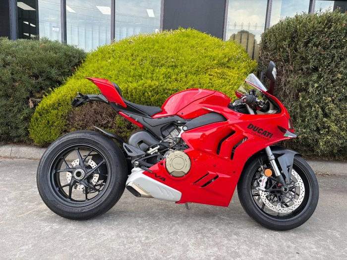 2022 DUCATI STREETFIGHTER V4 Red