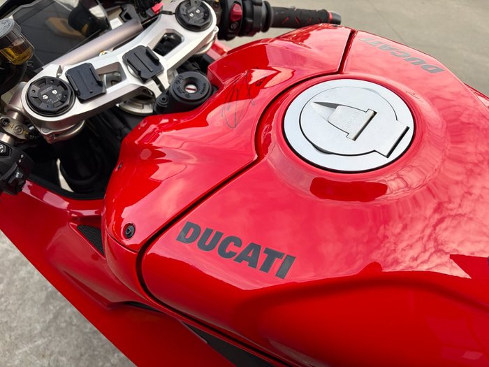 2022 DUCATI STREETFIGHTER V4 Red