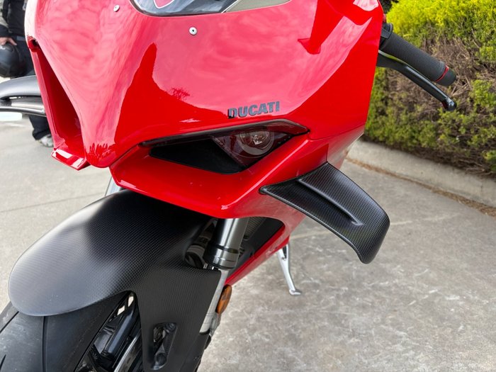 2022 DUCATI STREETFIGHTER V4 Red