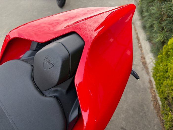 2022 DUCATI STREETFIGHTER V4 Red