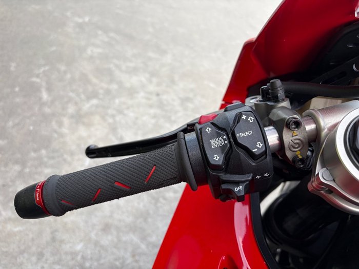 2022 DUCATI STREETFIGHTER V4 Red