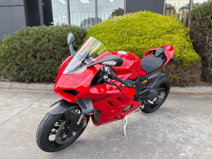 2022 DUCATI STREETFIGHTER V4 Red