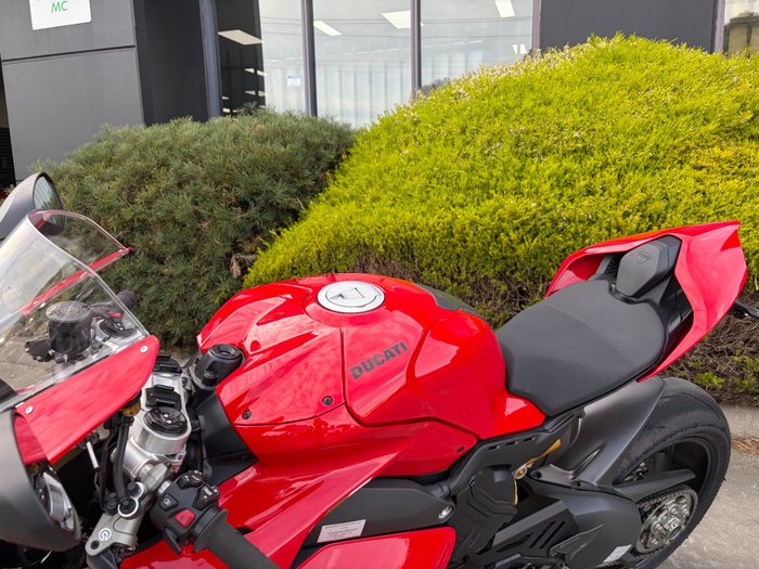 2022 DUCATI STREETFIGHTER V4 Red
