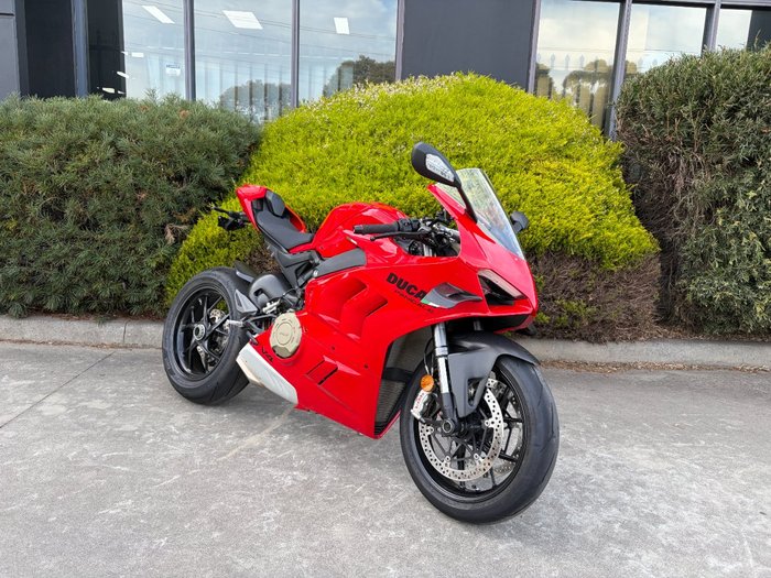 2022 DUCATI STREETFIGHTER V4 Red