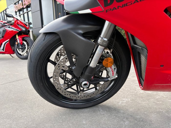 2022 DUCATI STREETFIGHTER V4 Red
