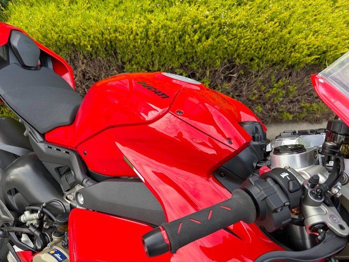 2022 DUCATI STREETFIGHTER V4 Red