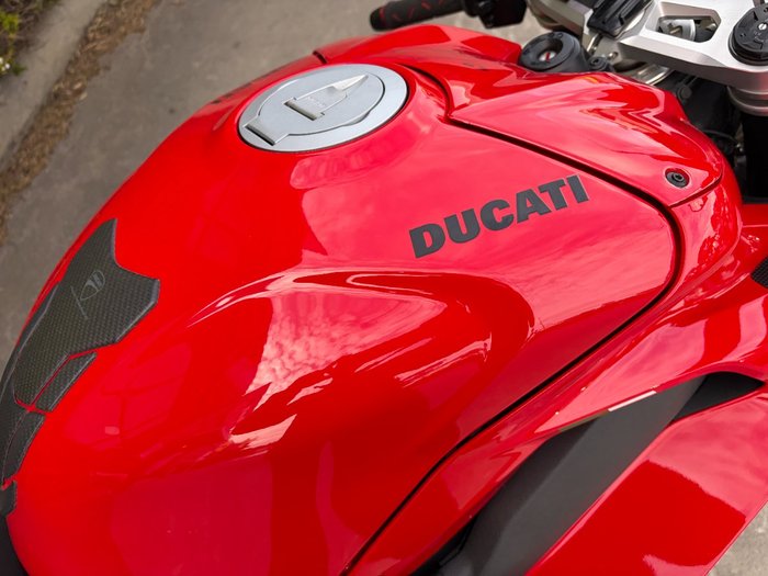 2022 DUCATI STREETFIGHTER V4 Red