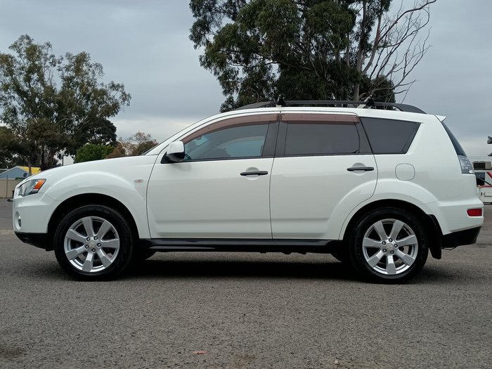 2010 Mitsubishi Outlander LS