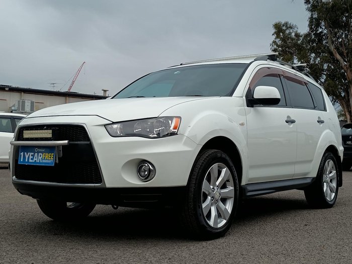 2010 Mitsubishi Outlander LS