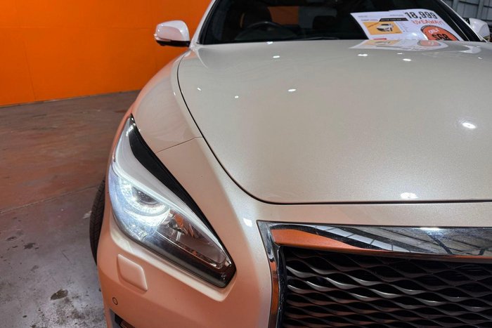 2016 INFINITI Q70 S Premium