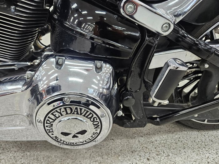 2015 Harley-davidson FXSB SOFTAIL BREAKOUT Black