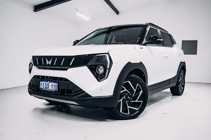 2025 Mahindra XUV3XO AX7L