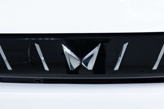 2025 Mahindra XUV3XO AX7L