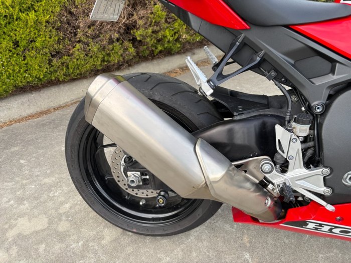 2017 Honda CBR1000RR (FIREBLADE) ABS Red