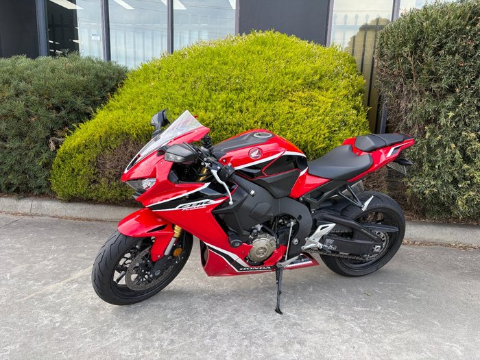 2017 Honda CBR1000RR (FIREBLADE) ABS Red