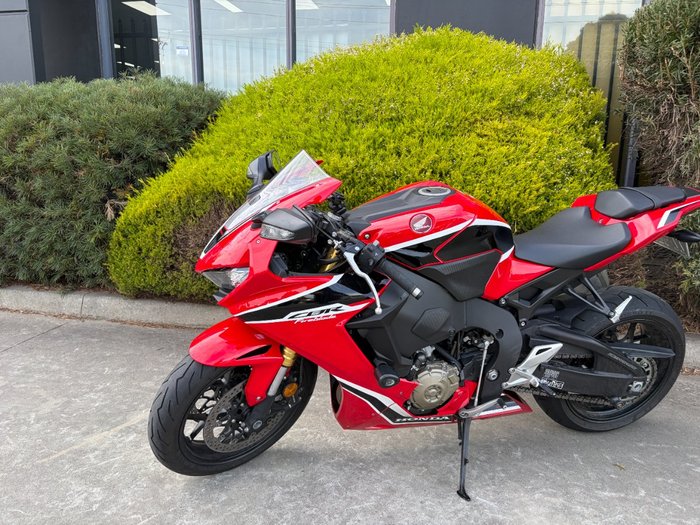 2017 Honda CBR1000RR (FIREBLADE) ABS Red