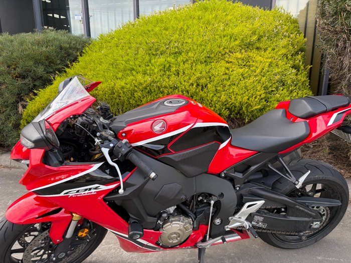 2017 Honda CBR1000RR (FIREBLADE) ABS Red
