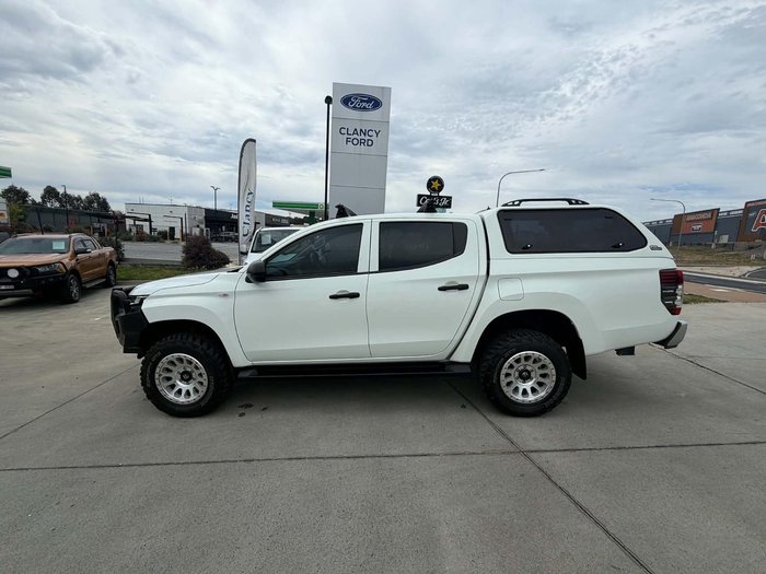 2022 Mitsubishi Triton GLX