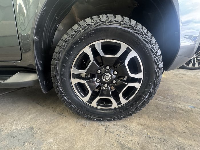 2020 Toyota Hilux SR5