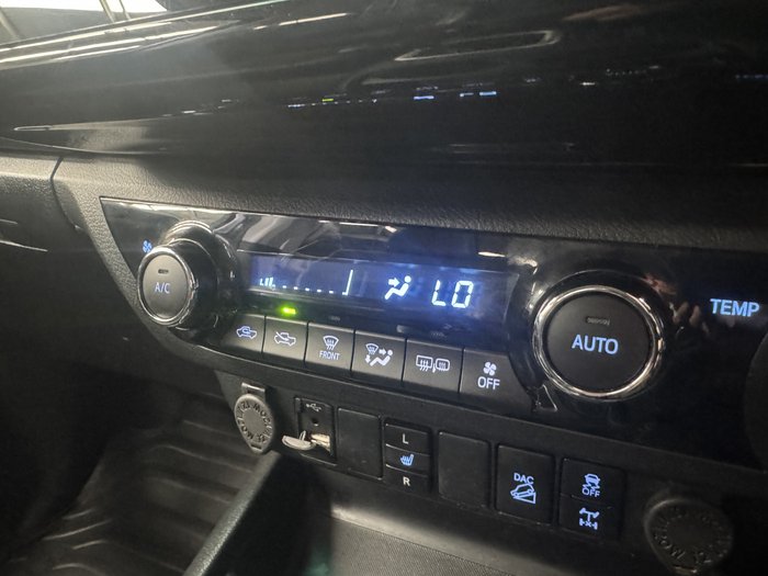 2020 Toyota Hilux SR5