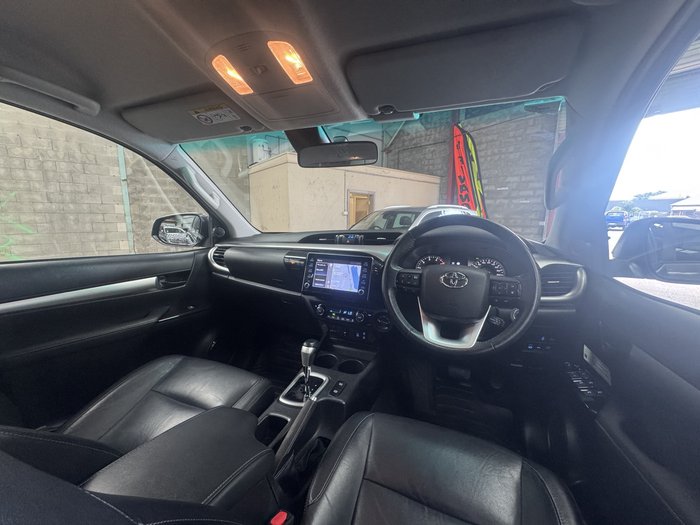 2020 Toyota Hilux SR5