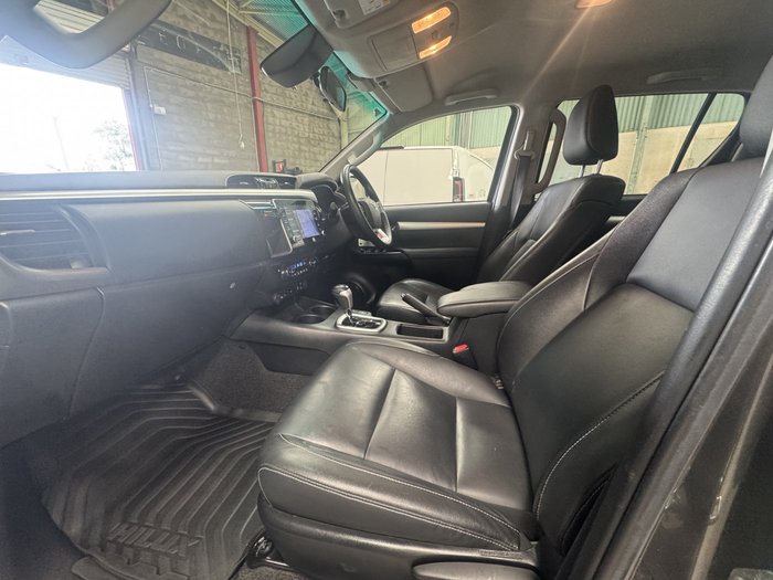 2020 Toyota Hilux SR5