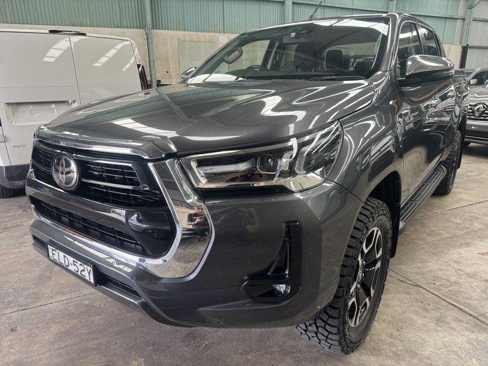 2020 Toyota Hilux SR5