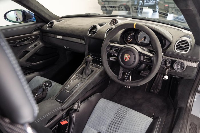 2022 Porsche 718 Cayman GT4 RS