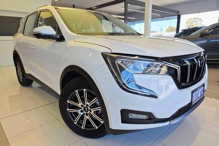 2025 Mahindra XUV700