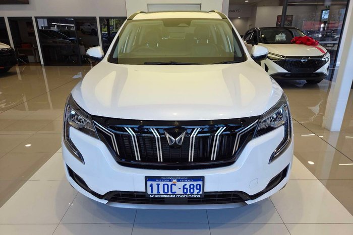 2025 Mahindra XUV700 AX7L